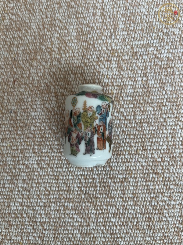 古玩陶瓷粉彩人物故事鼻煙壺真品鑒賞圖