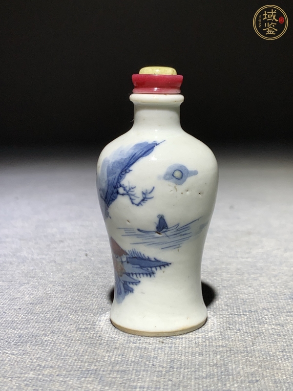 古玩陶瓷青花釉里紅山水人物鼻煙壺真品鑒賞圖