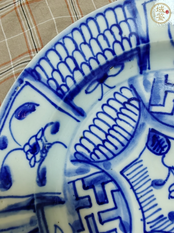 古玩陶瓷花蝶吉語(yǔ)紋青花盤(pán)真品鑒賞圖