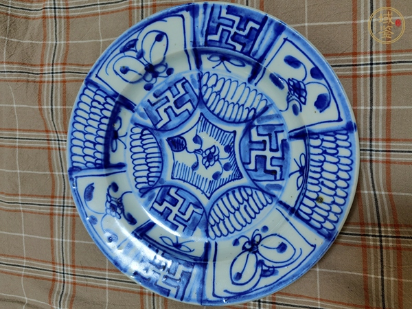 古玩陶瓷花蝶吉語(yǔ)紋青花盤(pán)真品鑒賞圖