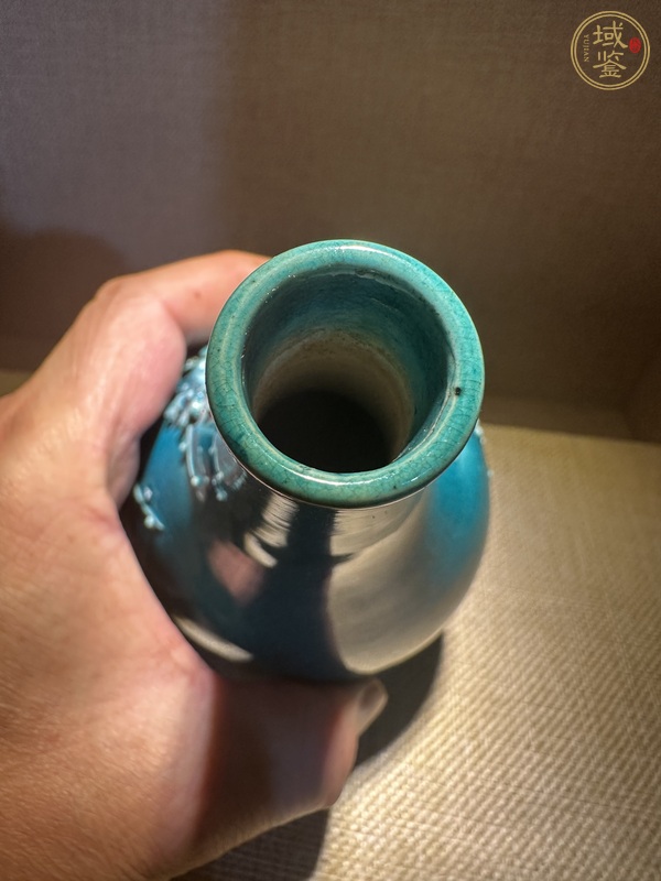 古玩陶瓷孔雀藍(lán)瓶真品鑒賞圖