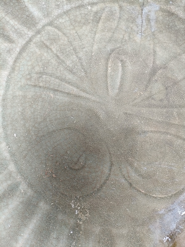 古玩陶瓷館藏級精品元代龍泉青瓷菱口內(nèi)外滿工特大賞盤拍賣，當(dāng)前價(jià)格2980元