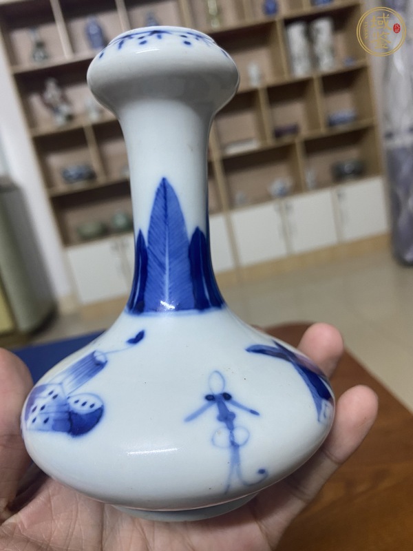 古玩陶瓷晚清博古圖青花洗口瓶真品鑒賞圖