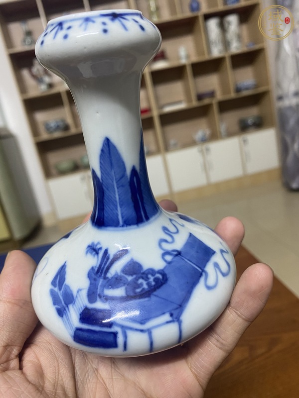 古玩陶瓷晚清博古圖青花洗口瓶真品鑒賞圖
