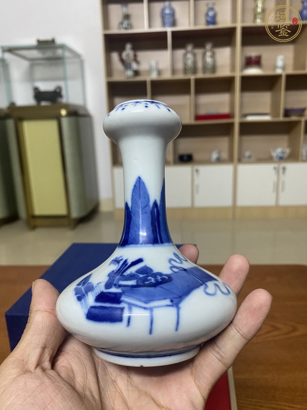 古玩陶瓷晚清博古圖青花洗口瓶真品鑒賞圖