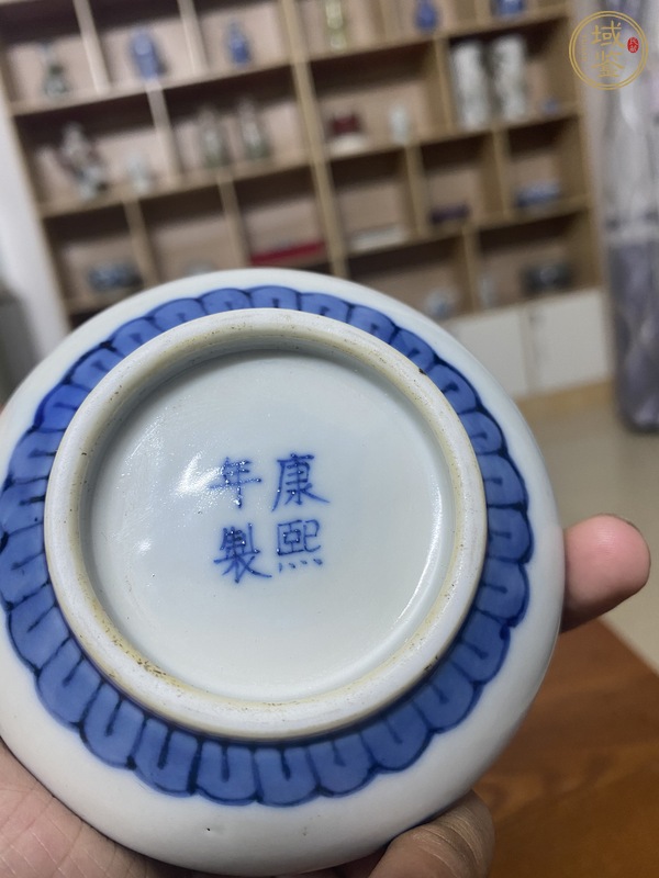 古玩陶瓷晚清博古圖青花洗口瓶真品鑒賞圖
