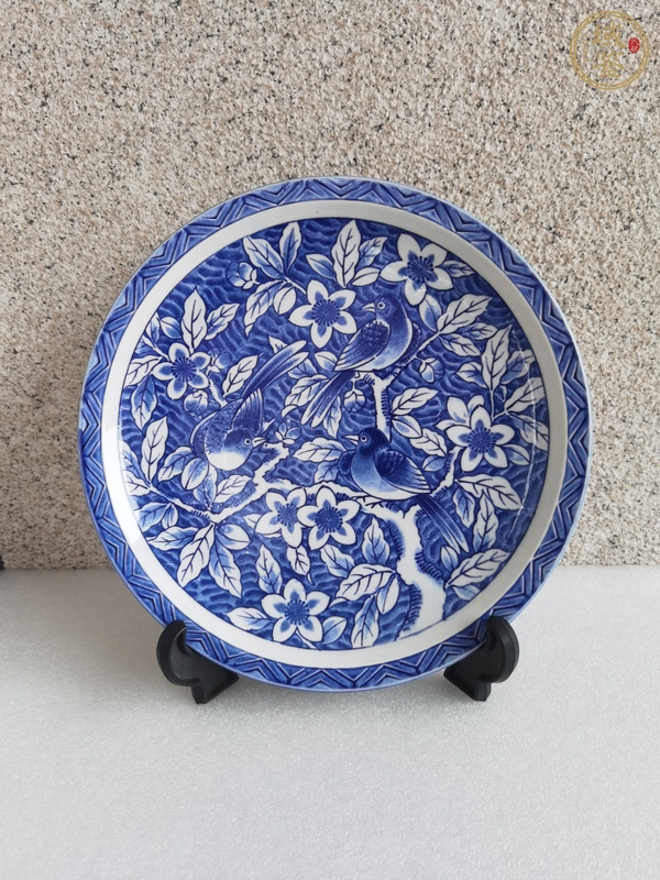古玩陶瓷花鳥紋青花盤真品鑒賞圖