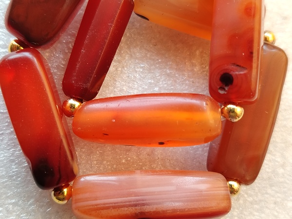 古玩玉器天然紅瑪瑙手串拍賣，當(dāng)前價(jià)格138元
