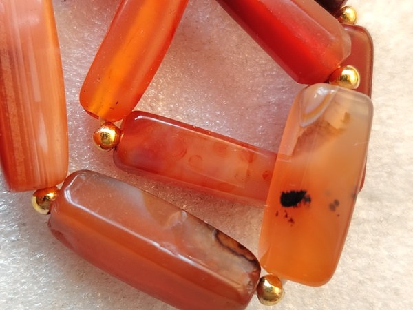 古玩玉器天然紅瑪瑙手串拍賣，當(dāng)前價(jià)格138元