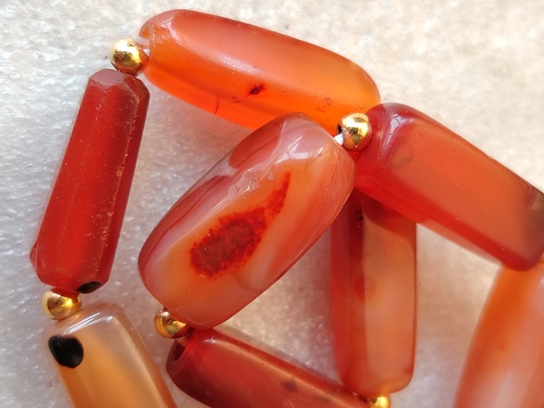 古玩玉器天然紅瑪瑙手串拍賣，當(dāng)前價(jià)格138元