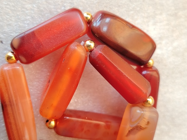 古玩玉器天然紅瑪瑙手串拍賣，當(dāng)前價(jià)格138元