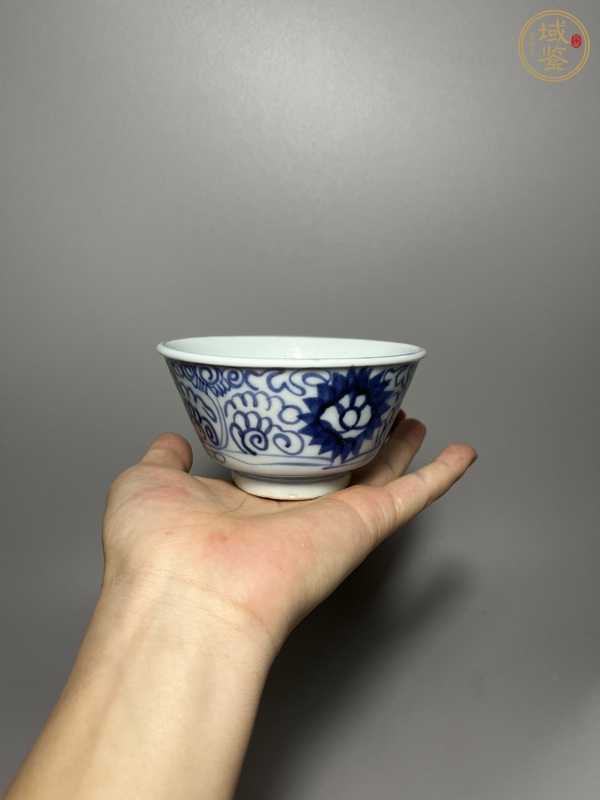 古玩陶瓷青花花卉紋茶碗真品鑒賞圖