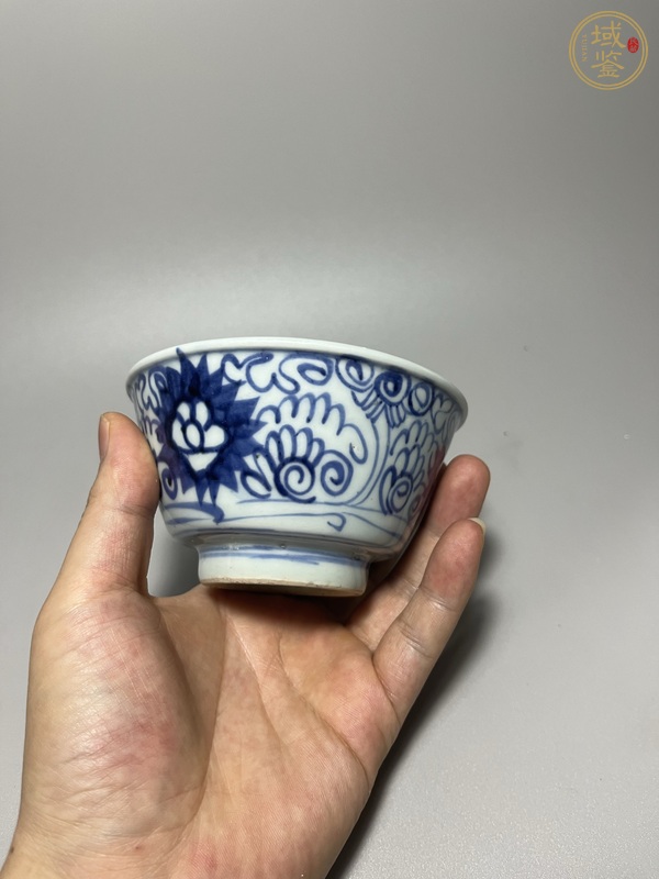 古玩陶瓷青花花卉紋茶碗真品鑒賞圖