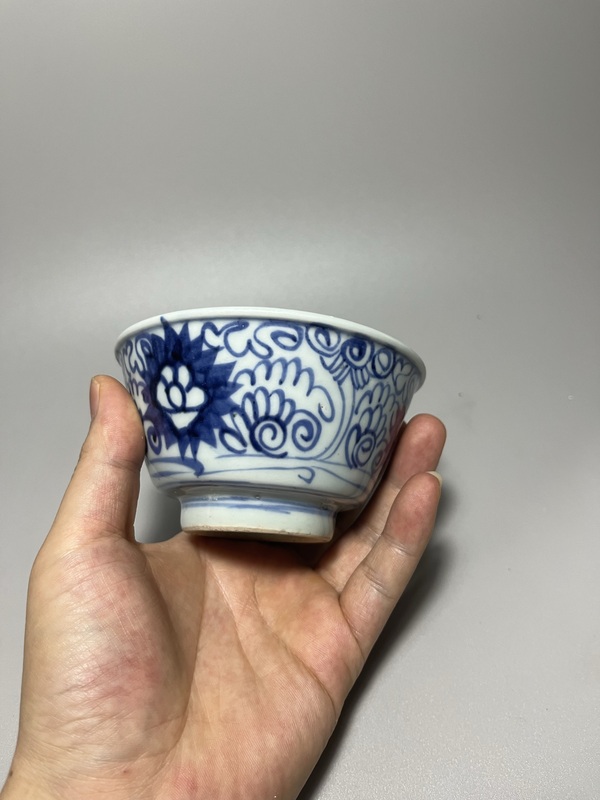 古玩陶瓷青花花卉紋茶圓拍賣，當前價格0元