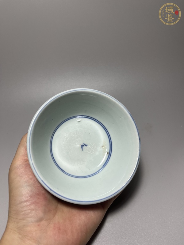 古玩陶瓷青花花卉紋茶碗真品鑒賞圖