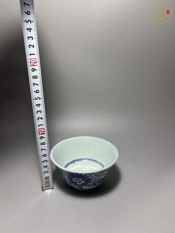古玩陶瓷青花花卉紋茶碗真品鑒賞圖