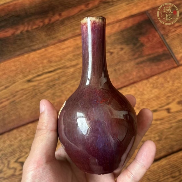 古玩陶瓷紅釉天球瓶真品鑒賞圖
