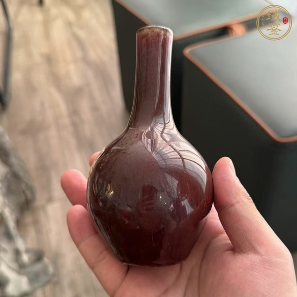 古玩陶瓷紅釉天球瓶真品鑒賞圖
