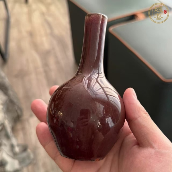 古玩陶瓷紅釉天球瓶真品鑒賞圖