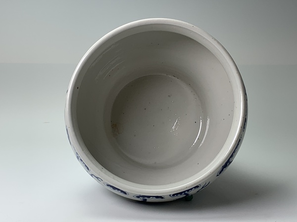 古玩陶瓷清晚期·青花獅子紋馬蹄尊拍賣，當前價格2936元