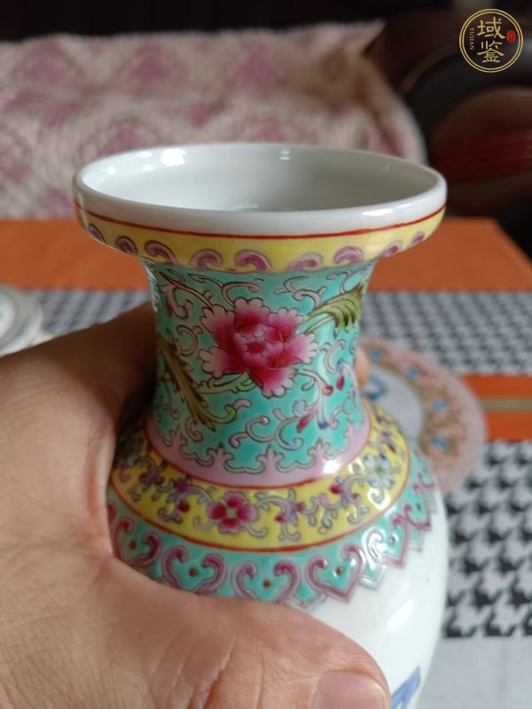 古玩陶瓷粉彩仕女人物盤(pán)口瓶真品鑒賞圖