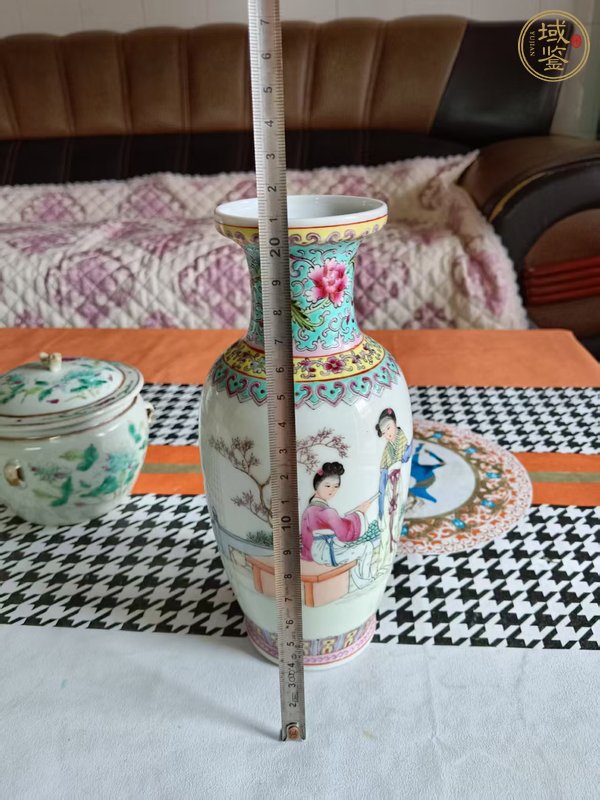 古玩陶瓷粉彩仕女人物盤(pán)口瓶真品鑒賞圖