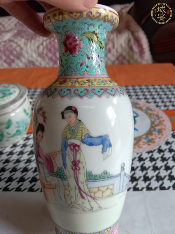 古玩陶瓷粉彩仕女人物盤(pán)口瓶真品鑒賞圖