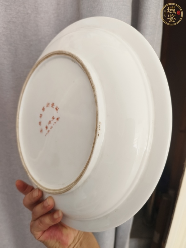 古玩陶瓷粉彩人物盤真品鑒賞圖