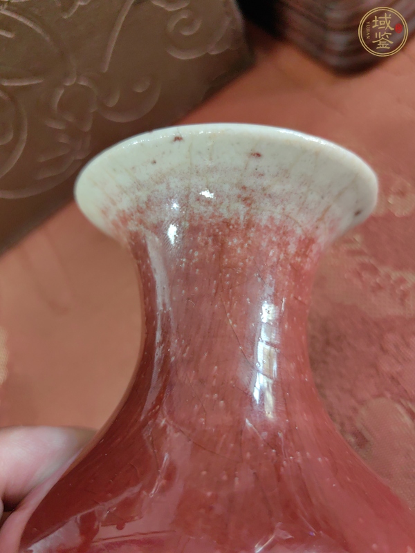 古玩陶瓷紅釉觀音瓶真品鑒賞圖
