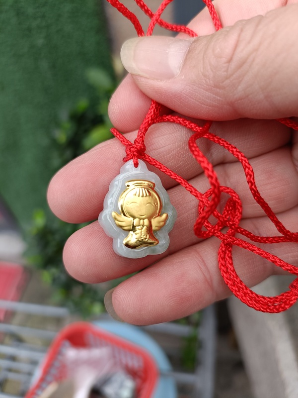 古玩玉器天然翡翠帶綠鑲嵌金福娃掛件拍賣，當(dāng)前價格299元