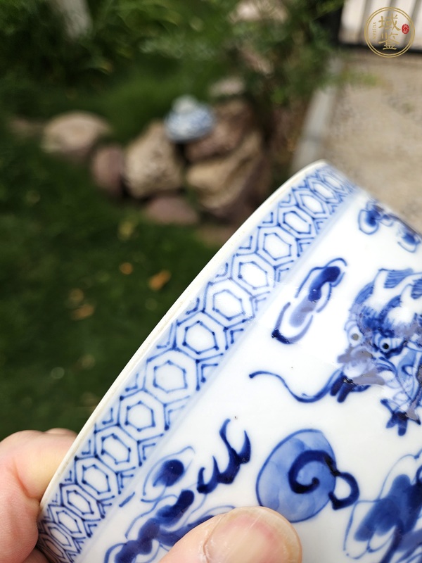 古玩陶瓷青花雙龍蓋罐真品鑒賞圖