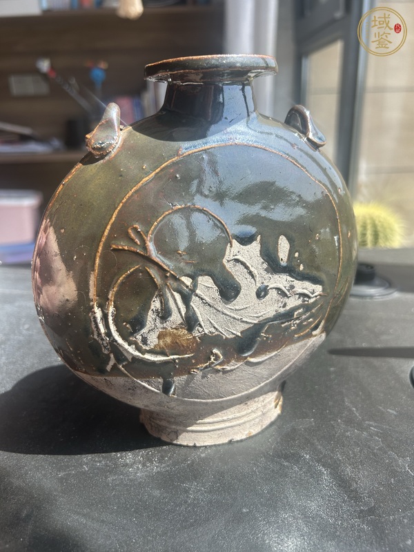 古玩陶瓷耀州窯紫金釉樹(shù)葉紋穿帶扁壺真品鑒賞圖