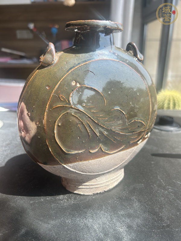 古玩陶瓷耀州窯紫金釉樹(shù)葉紋穿帶扁壺真品鑒賞圖