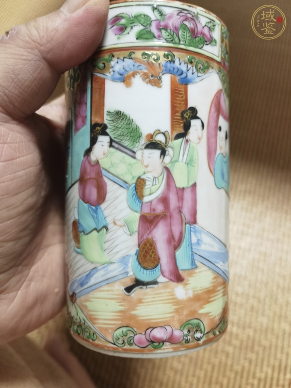 古玩陶瓷廣彩筆筒真品鑒賞圖