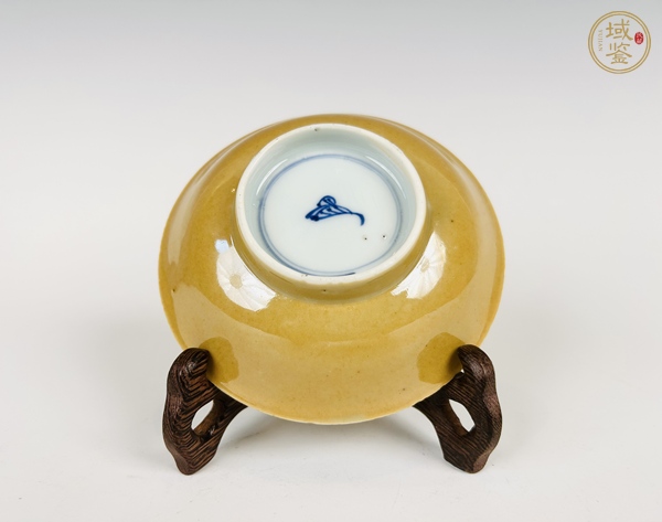 古玩陶瓷清康熙·米黃釉盤真品鑒賞圖