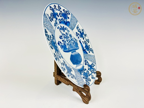 古玩陶瓷清康熙·提籃花卉青花盤真品鑒賞圖