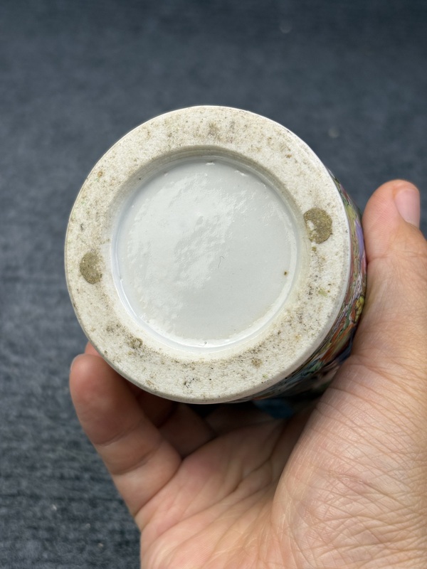 古玩陶瓷廣彩摟空人物故事紋筆筒拍賣，當(dāng)前價格2888元