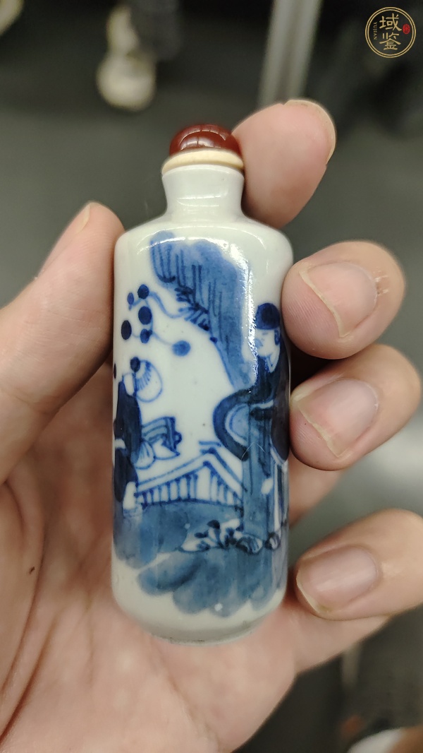 古玩陶瓷攜琴訪友人物紋青花鼻煙壺真品鑒賞圖