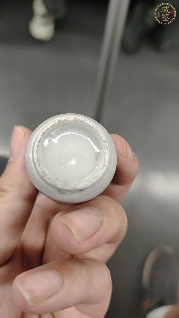 古玩陶瓷攜琴訪友人物紋青花鼻煙壺真品鑒賞圖