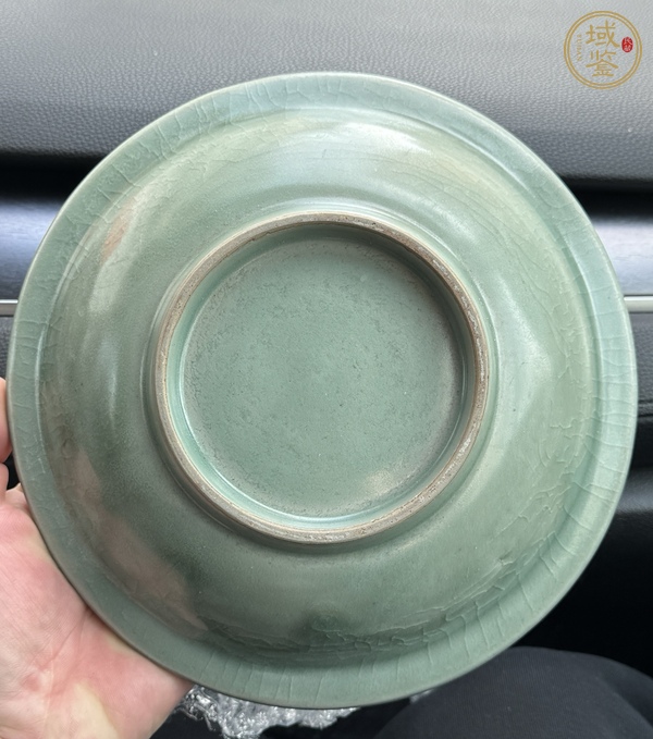 古玩陶瓷元代初期龍泉折沿盤真品鑒賞圖