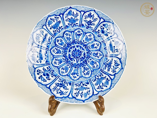 古玩陶瓷清康熙·青花花卉開窗折沿盤真品鑒賞圖
