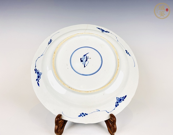 古玩陶瓷清康熙·青花花卉開窗折沿盤真品鑒賞圖