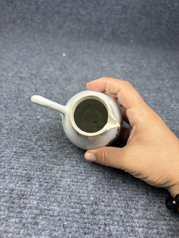 古玩陶瓷乾隆墨彩西洋人物紋奶壺拍賣，當前價格2888元