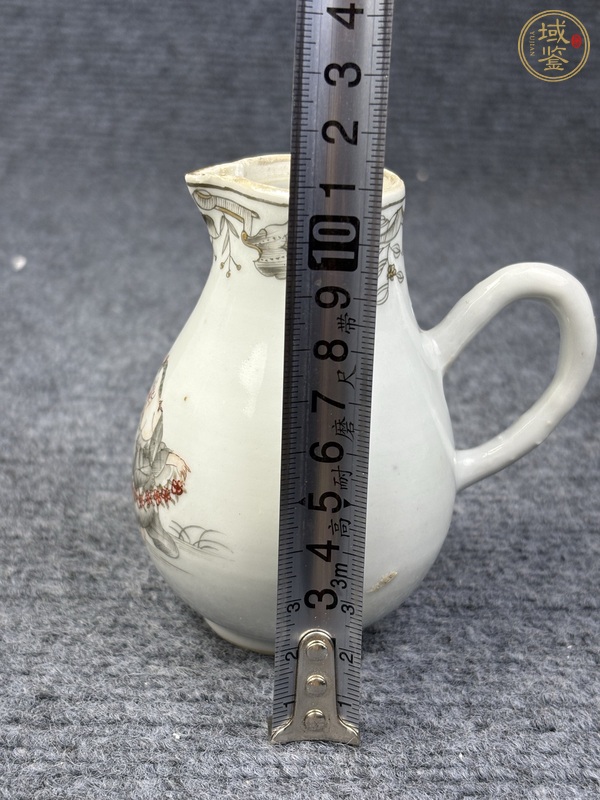 古玩陶瓷乾隆墨彩西洋人物紋奶壺真品鑒賞圖