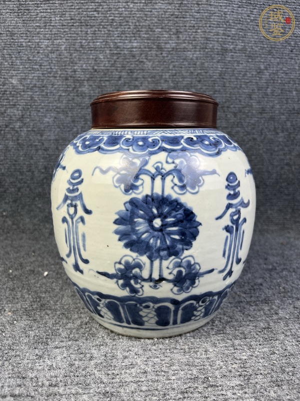 古玩陶瓷青花花肩壽蓋罐真品鑒賞圖