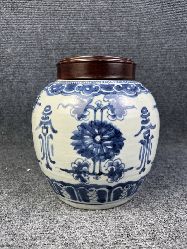 古玩轉(zhuǎn)賣青花花肩壽蓋罐拍賣，當前價格2888元