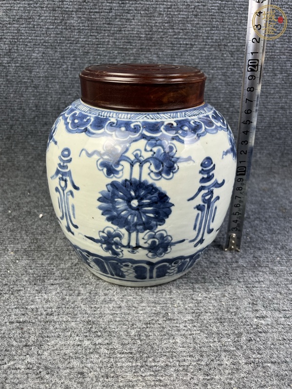 古玩陶瓷青花花肩壽蓋罐真品鑒賞圖