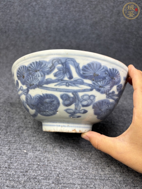 古玩陶瓷外青花松竹梅內葡萄紋大碗真品鑒賞圖