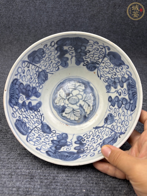 古玩陶瓷外青花松竹梅內葡萄紋大碗真品鑒賞圖