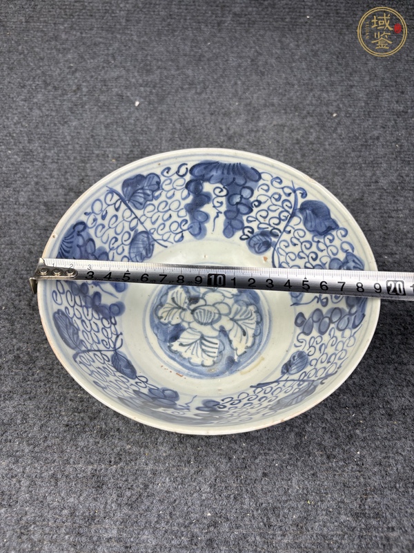 古玩陶瓷外青花松竹梅內葡萄紋大碗真品鑒賞圖